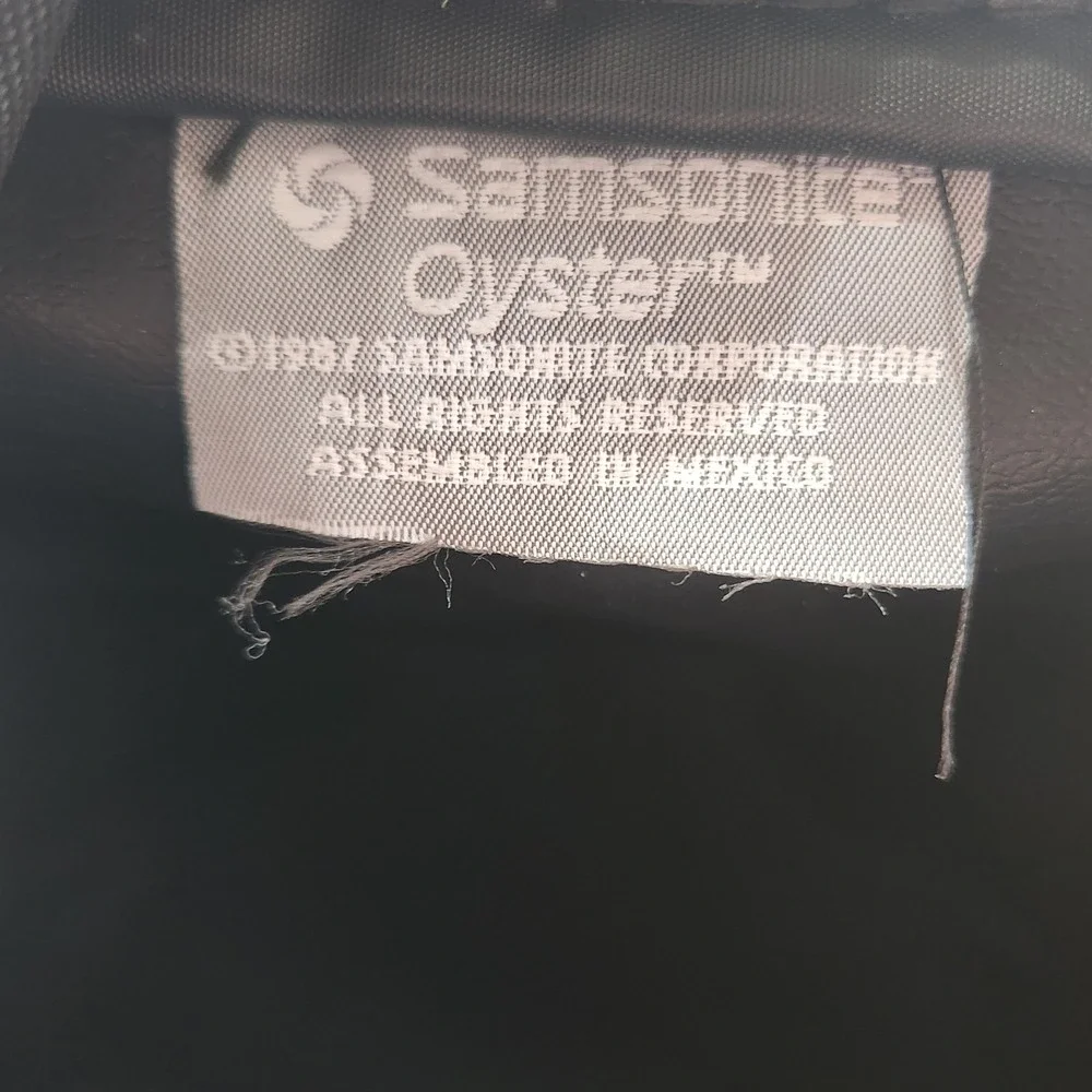 Vintage Samsonite Oyster Black Shoulder Bag‎ Red Trim Medium Travel Luggage 1987